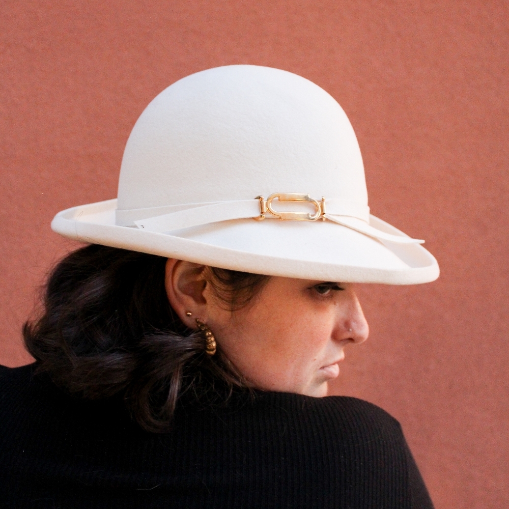 Vintage 1970s 1980s Cream Wool Hat with Gold Buckle Accent by Georgi
